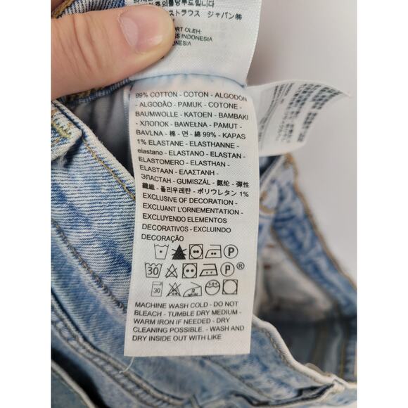 Levi's Premium Wedgie Jeans Women's Button Fly Light Wash Tapered Leg 28x27 - Picture 8 of 8